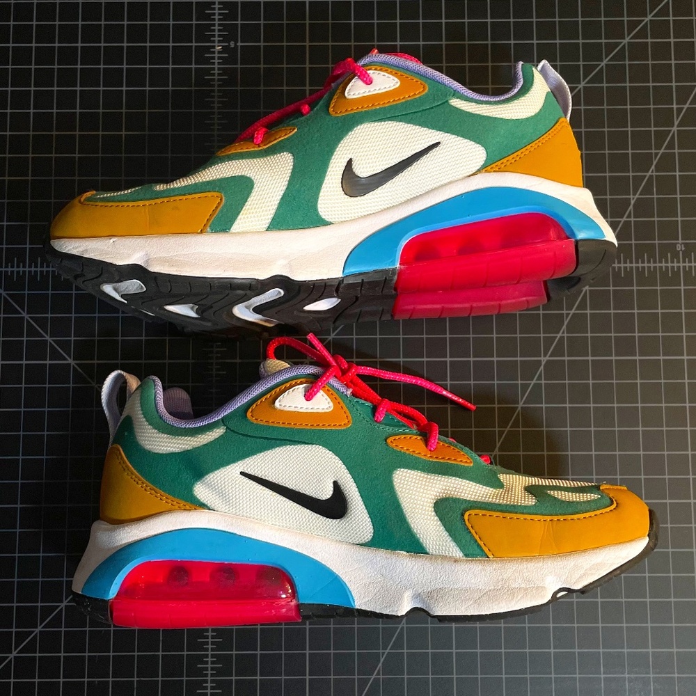 Like New! Women’s 7.5 Nike Air Max 200 Sneakers!